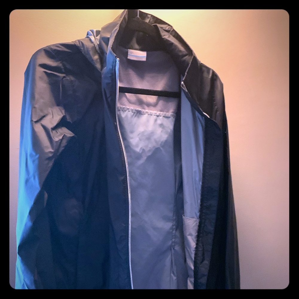 Columbia Long Lined Windbreaker